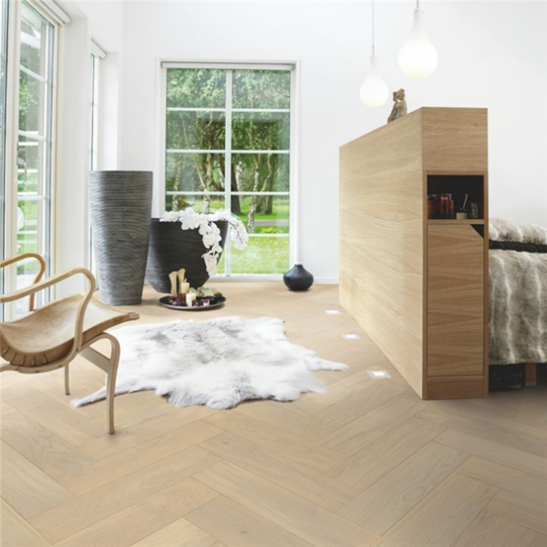 Pergo Wood Saltholm Light Herringbone Oak Fiskbensparkett - Image 4
