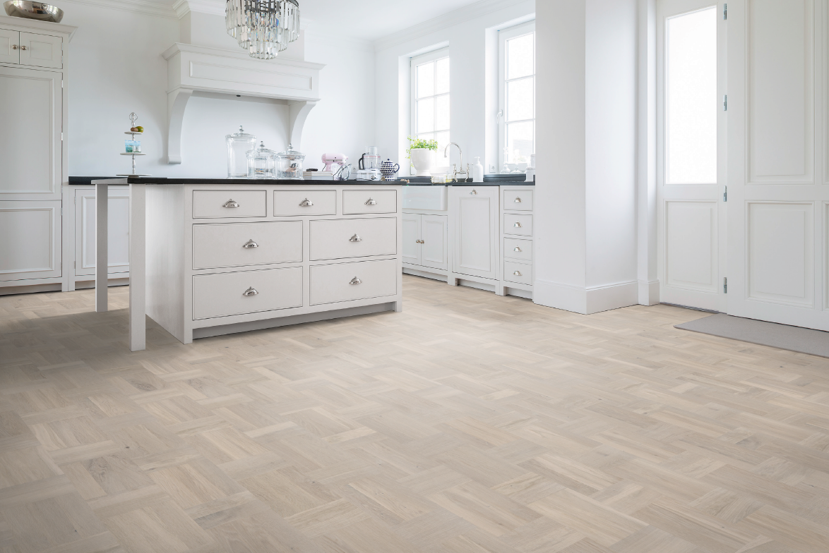 Berg & Berg Parkettgolv Ek Lönneberga Extra Vit Mattlack (Rutbräda)